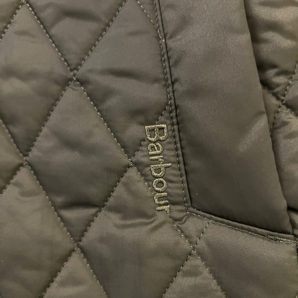Barbour Quilted Jacket in Dark Green - Picture 5 of 6